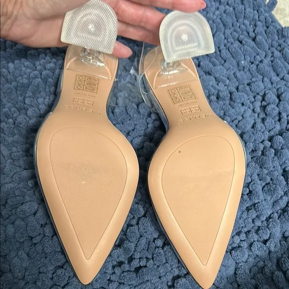 NWOT…WetKiss Silver Stiletto Heels with Rhinestone Embellishments Sz 8 - Picture 4 of 5